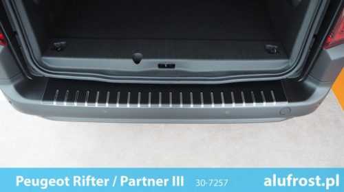 Ochranná lišta hrany kufru Peugeot Rifter 2018- (carbon)