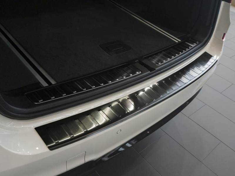 Ochranná lišta hrany kufru BMW X3 2012-2017 (tmavá