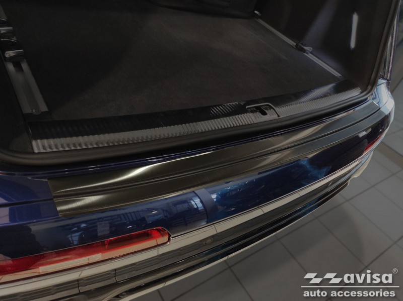 Ochranná lišta hrany kufru Audi Q7 2015- (tmavá