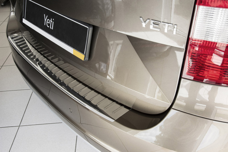 Ochranná lišta hrany kufru Škoda Yeti 2013-2017 (klasická verze včetně 4x4